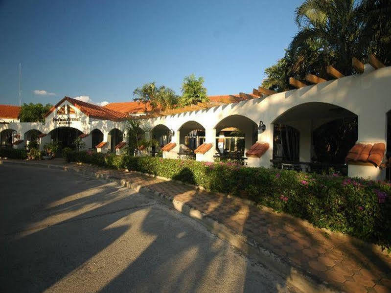 Dad D Resort By Lopburi Inn Resort מראה חיצוני תמונה