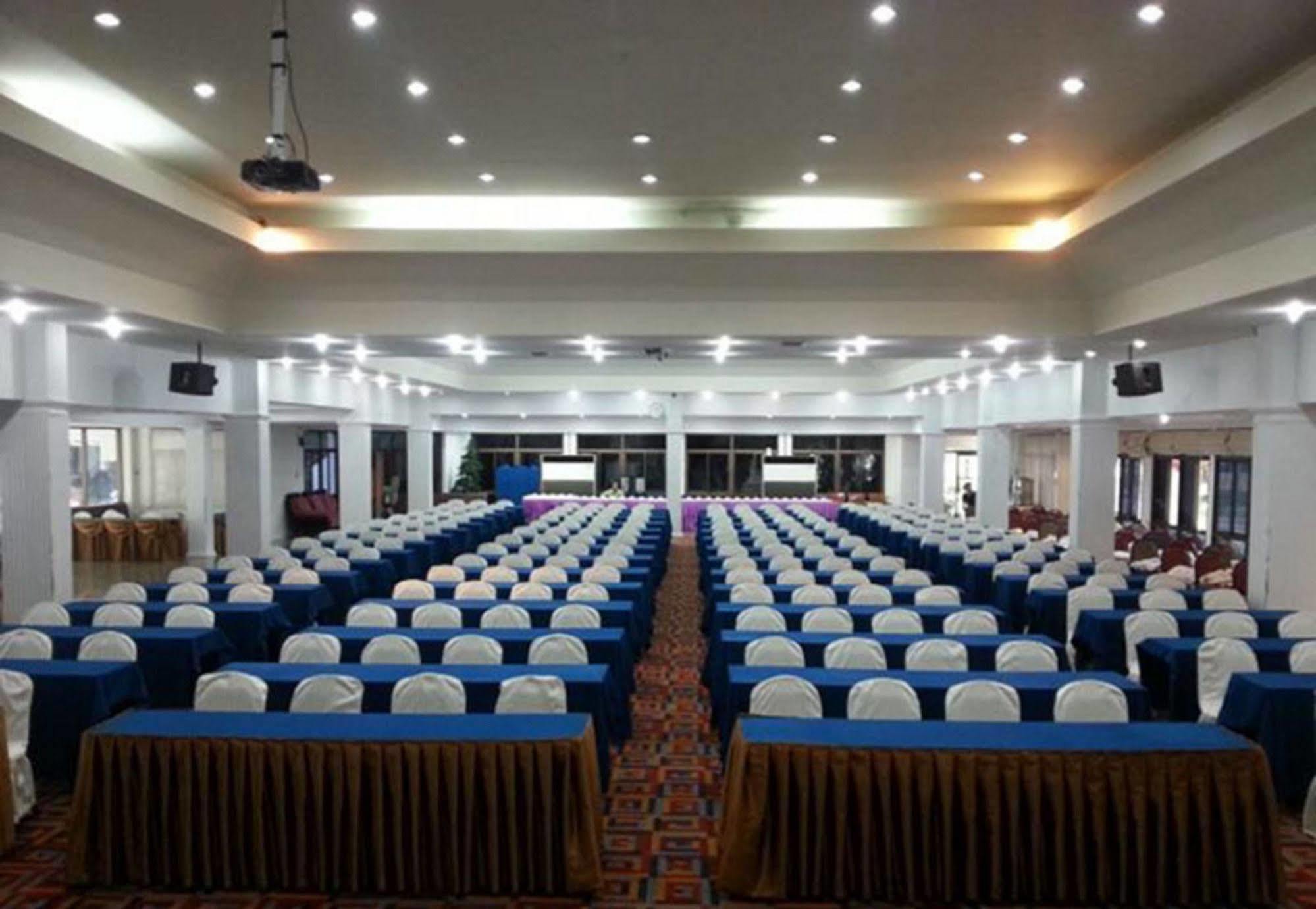 Dad D Resort By Lopburi Inn Resort מראה חיצוני תמונה