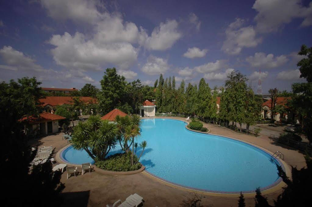 Dad D Resort By Lopburi Inn Resort מראה חיצוני תמונה